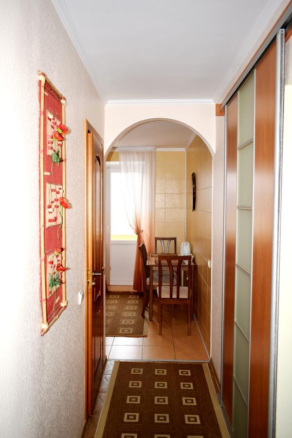 Apartment On Krushelnitskoy 73 Riwne Exterior foto